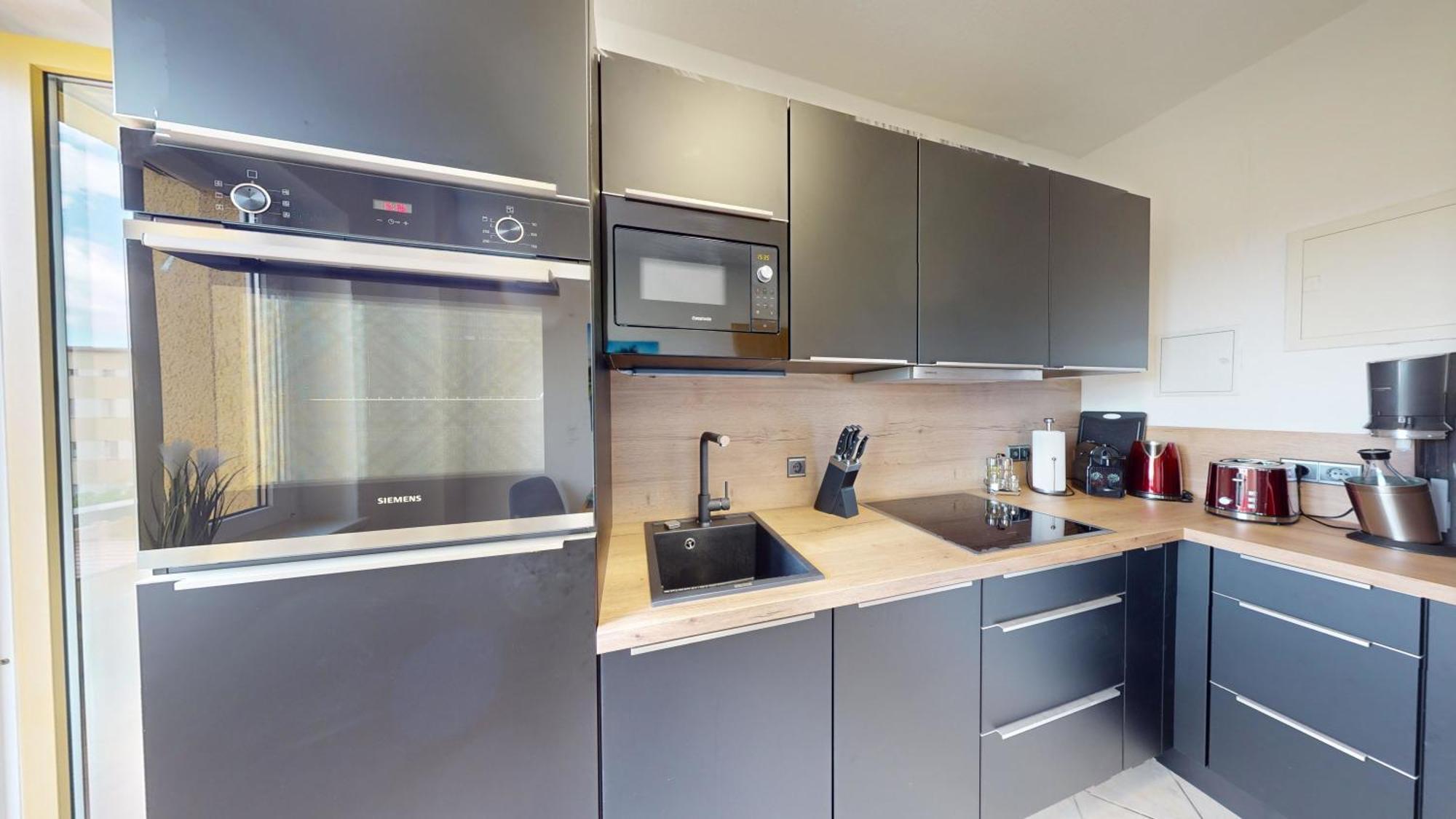 Sweethome - Luxus Apartment Auf 2 Etagen Maagdenburg Buitenkant foto